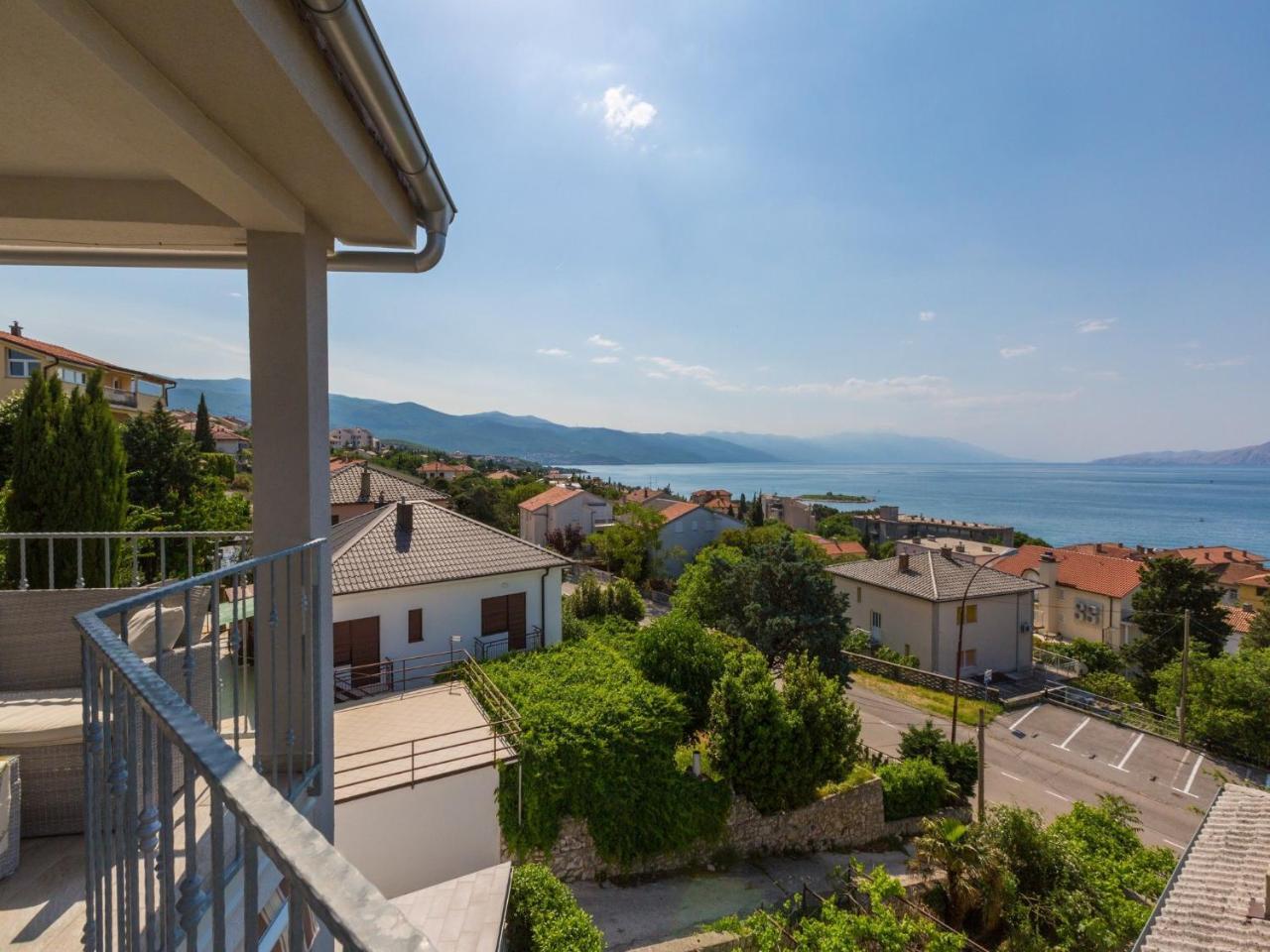 Apartments Lavarin Novi Vinodolski Exterior photo